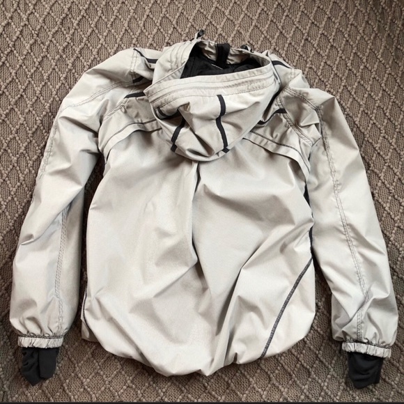 RARE Lululemon Downtime Hooded Jacket - Picture 5 of 8